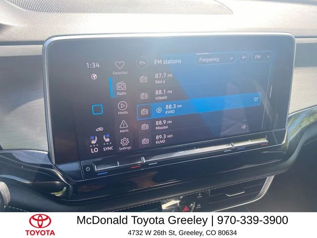 Used 2024 Gray Volkswagen 2.0T SE w/Technology image 16