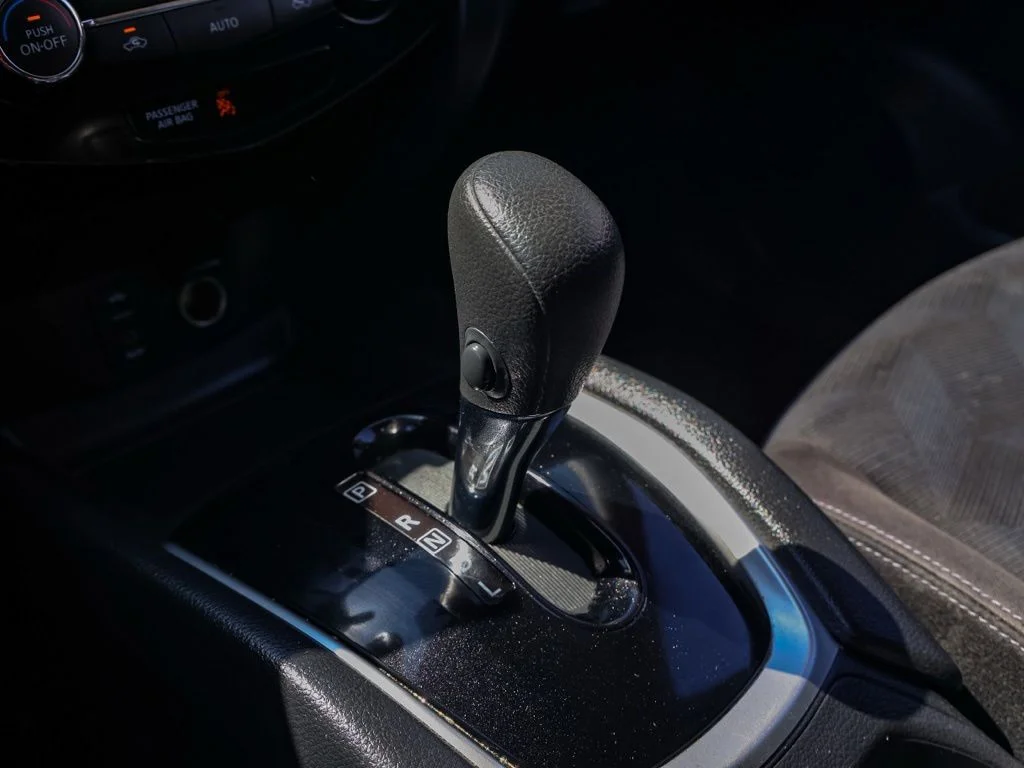 Used 2015 Red Nissan SV image 30