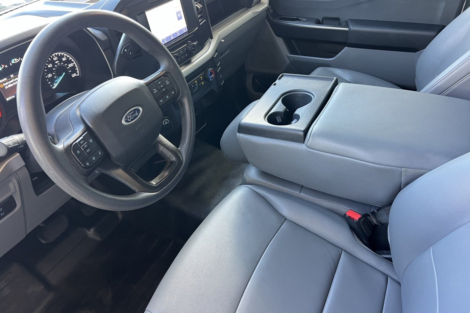 Used 2022 White Ford XL image 9