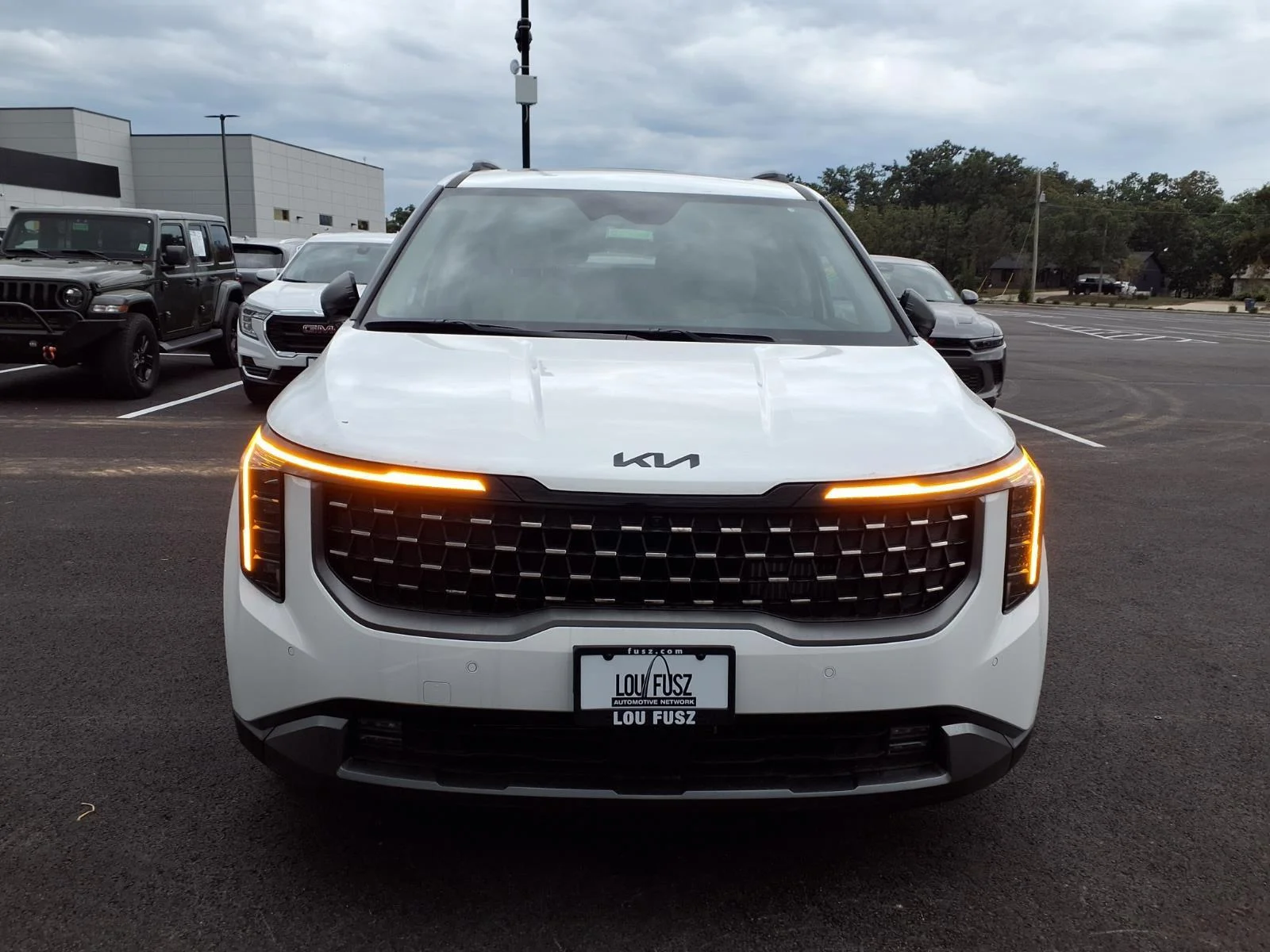New 2027 Snow White Pearl Kia SX Prestige image 15