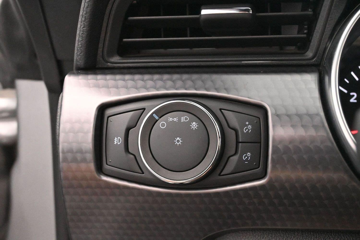 Used 2020 Iconic Silver Ford GT image 26