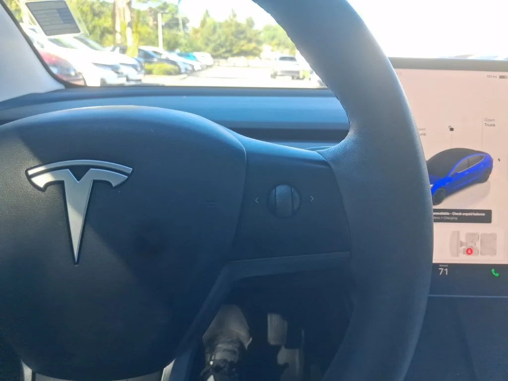 Used 2023  Tesla Base image 29