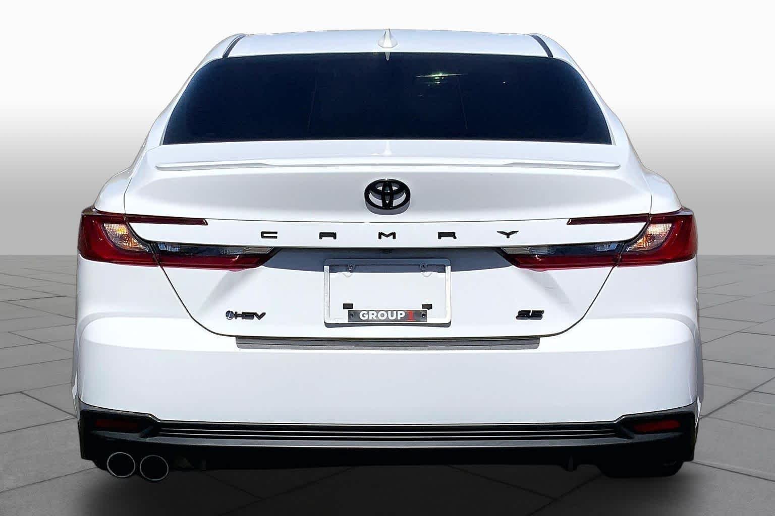 Certified Used 2025 Ice Cap Toyota SE image 5