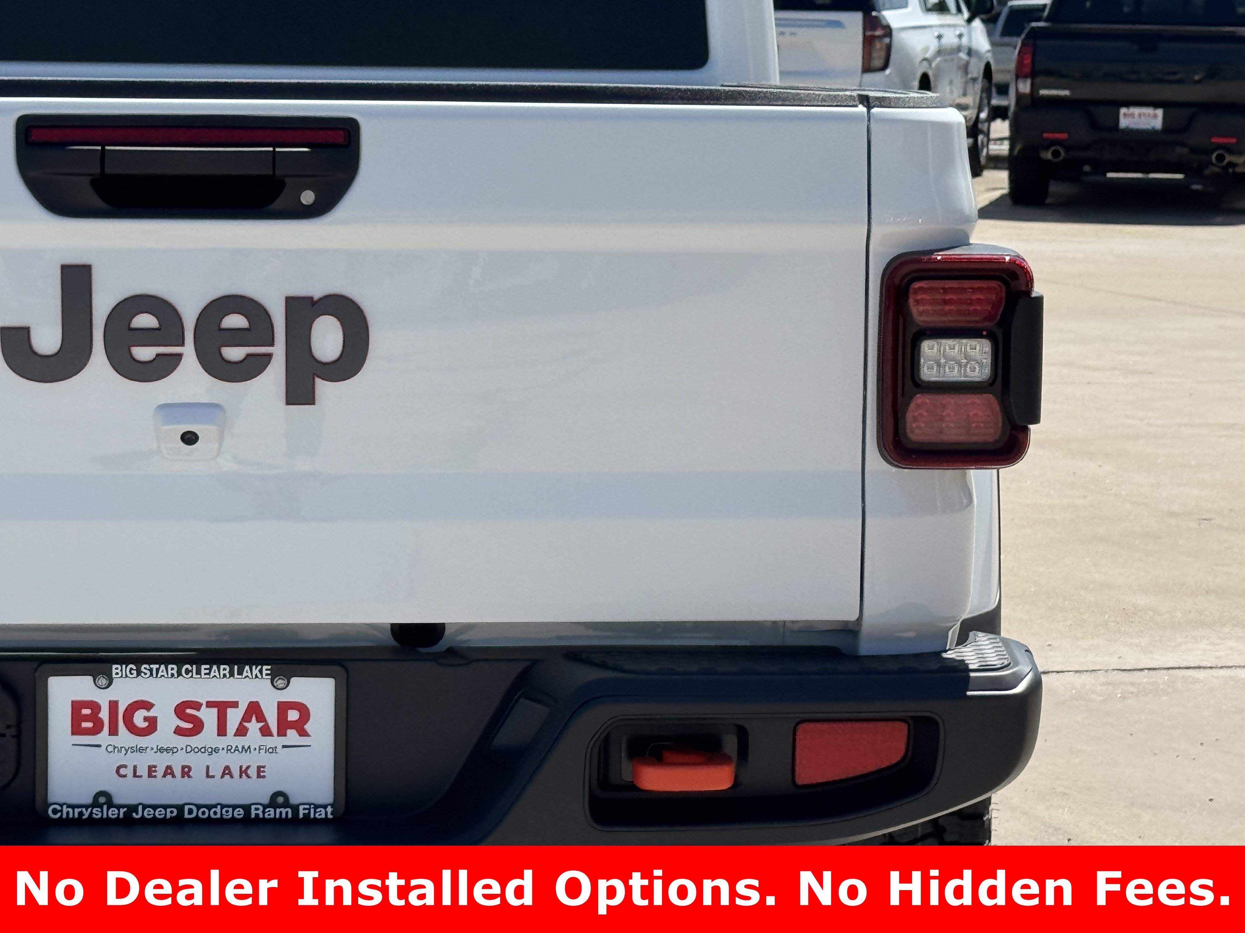 New 2026 Bright White Clear-Coat Exterior Paint Jeep Mojave image 9