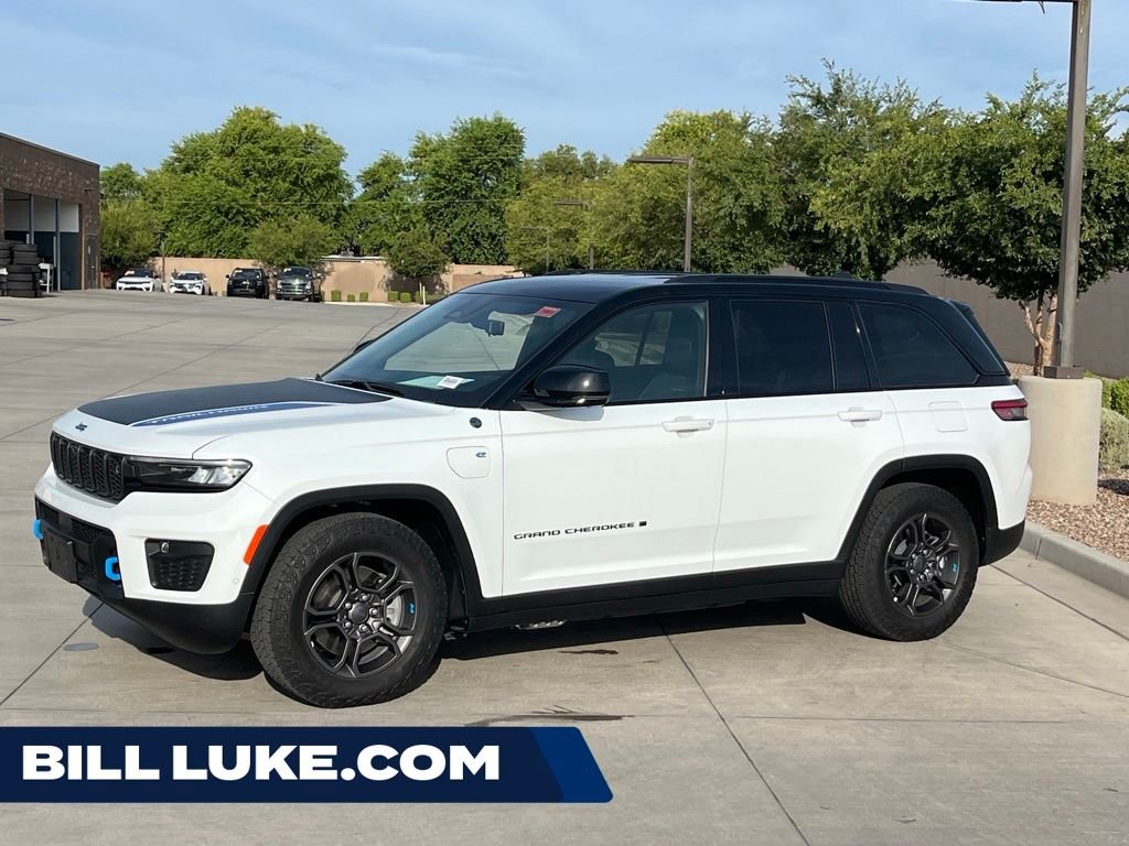 Used 2025 White Jeep Trailhawk 4xe image 1