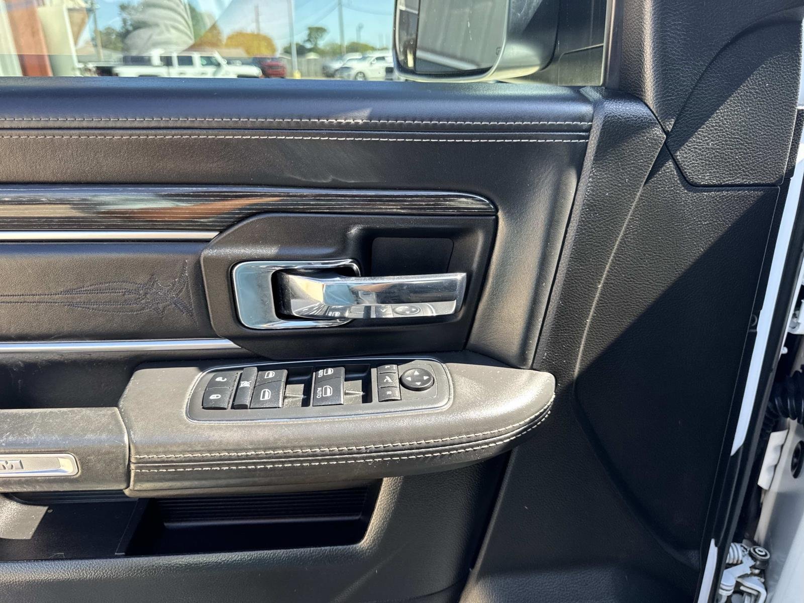 Used 2018 Bright White Clearcoat Ram Limited image 19