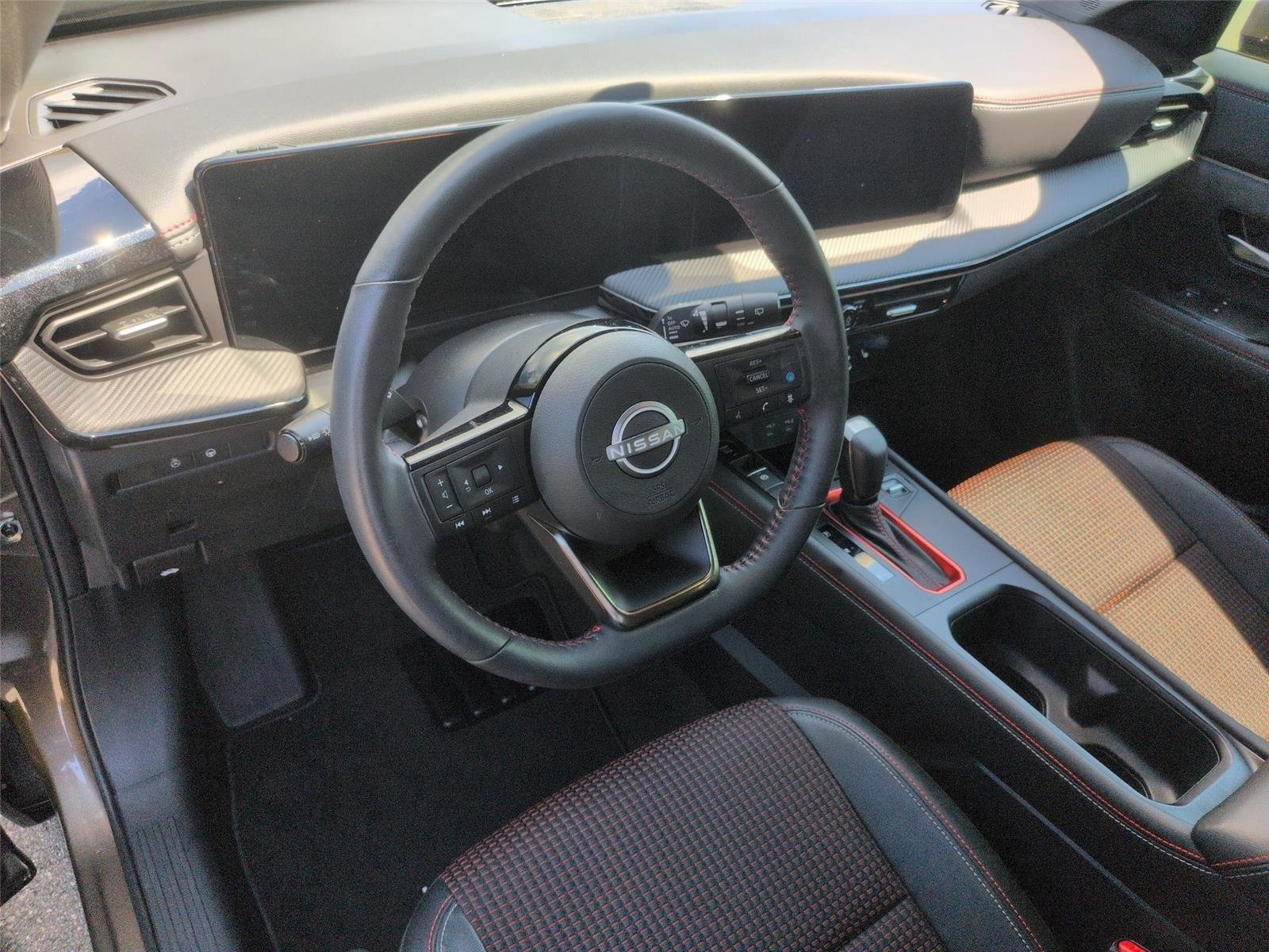 Used 2025 Canyon Bronze Metallic Nissan SR image 19