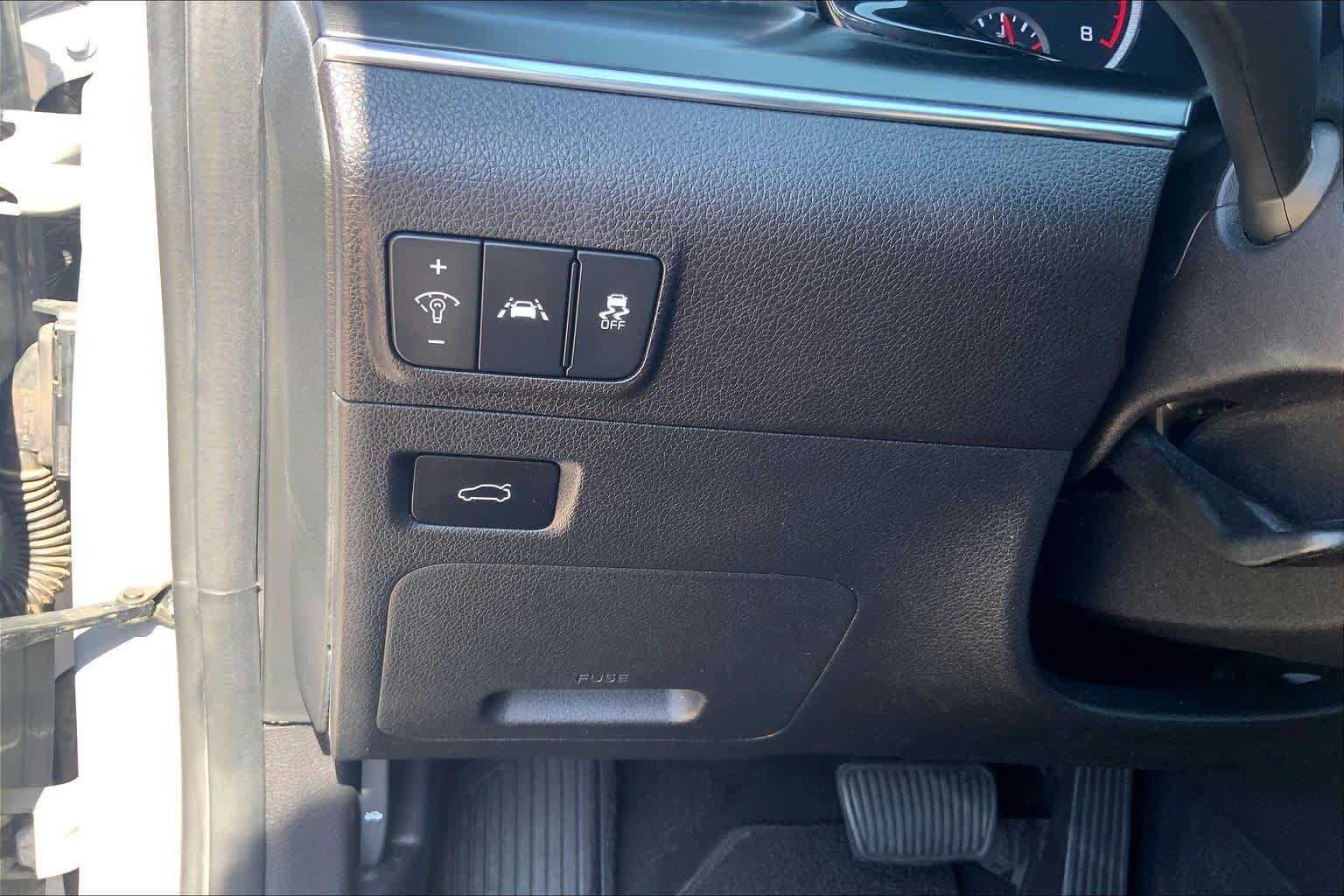 Used 2024 Wolf Gray Kia GT image 33