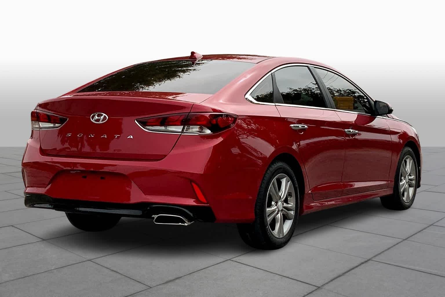 Used 2019 Scarlet Red Hyundai SEL image 12