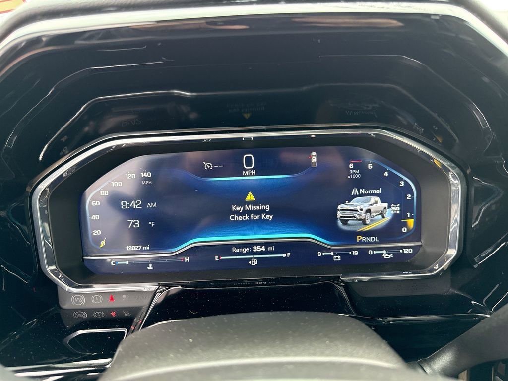 Used 2025 Summit White Chevrolet LT image 14