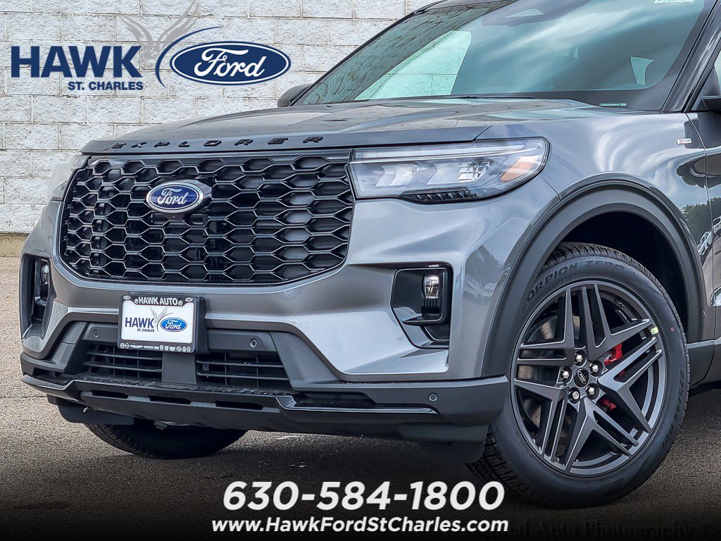 New 2026 Carbonized Gray Metallic Ford ST-Line image 2