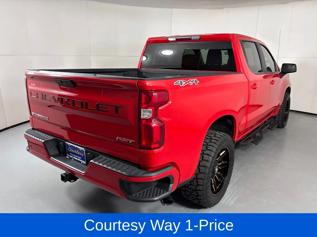Used 2020 Red Chevrolet RST image 11