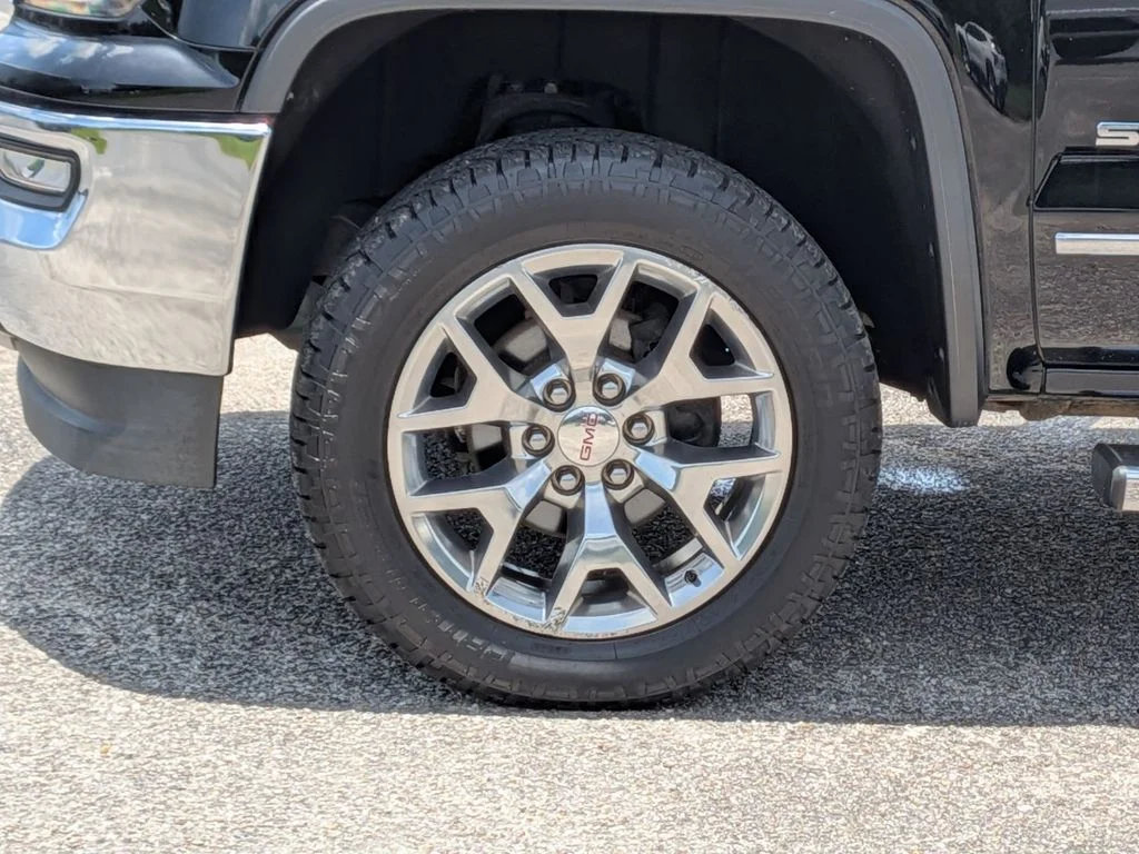 Used 2018 Black GMC SLT image 9