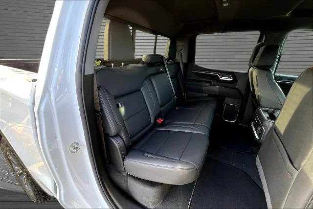 2026 GMC Sierra 1500 SLT - Photo 10