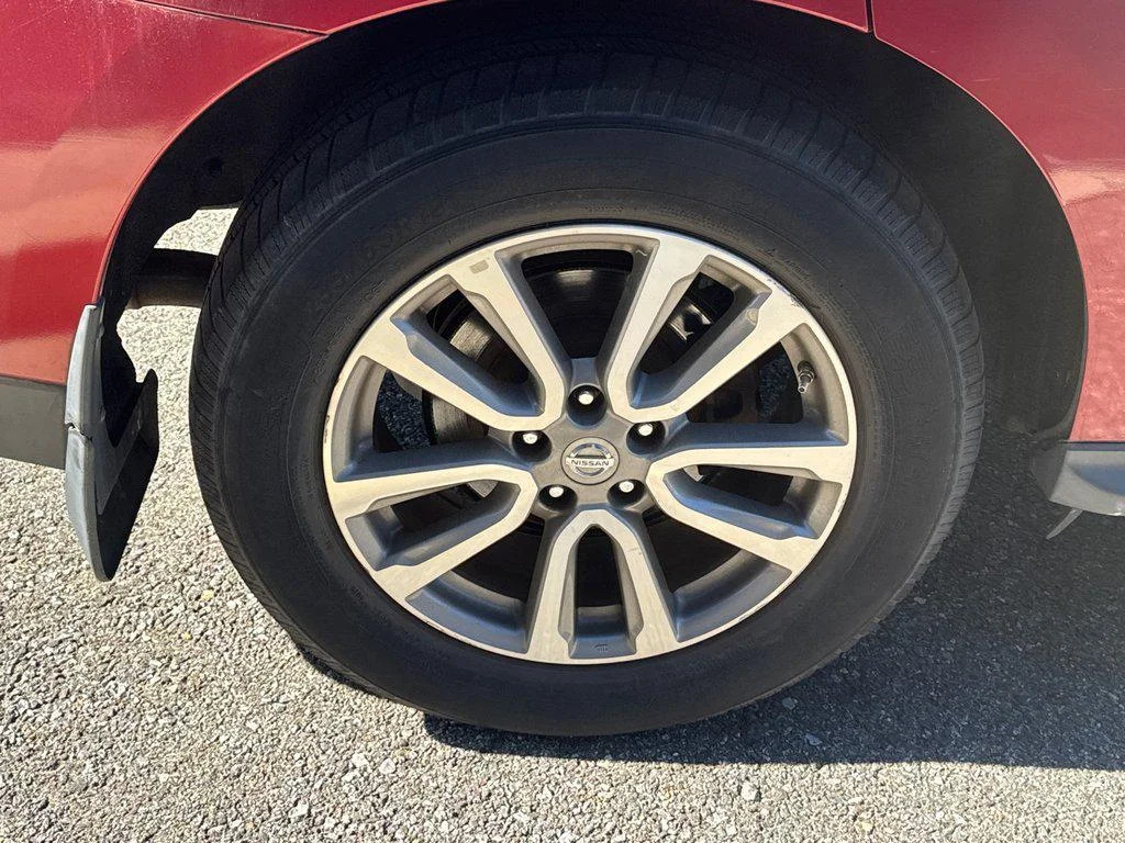 Used 2013 Cayenne Red Nissan 4WD 4dr SV image 10