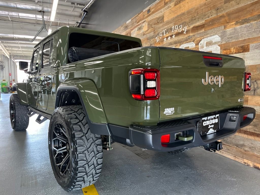 Used 2021 Green Clearcoat Jeep Overland image 24