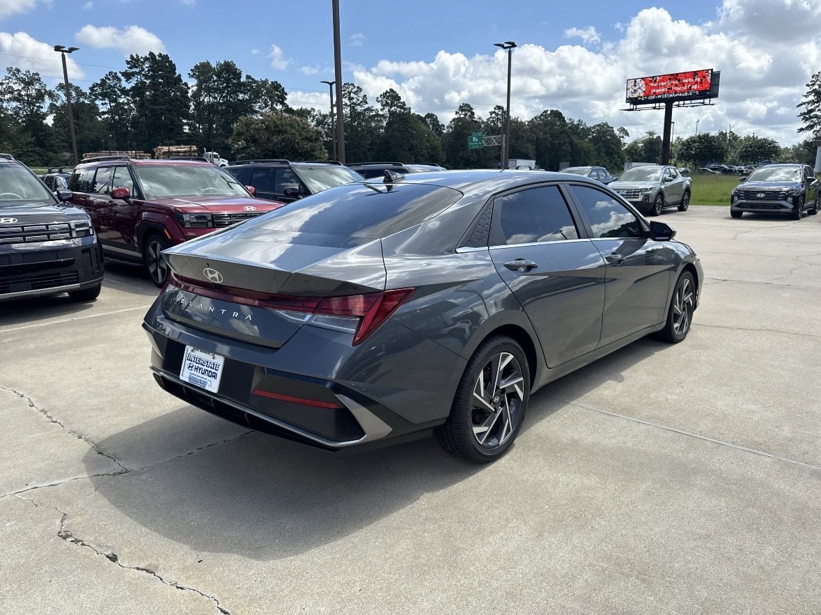 Used 2025 Ecotronic Gray Hyundai SEL Convenience image 5