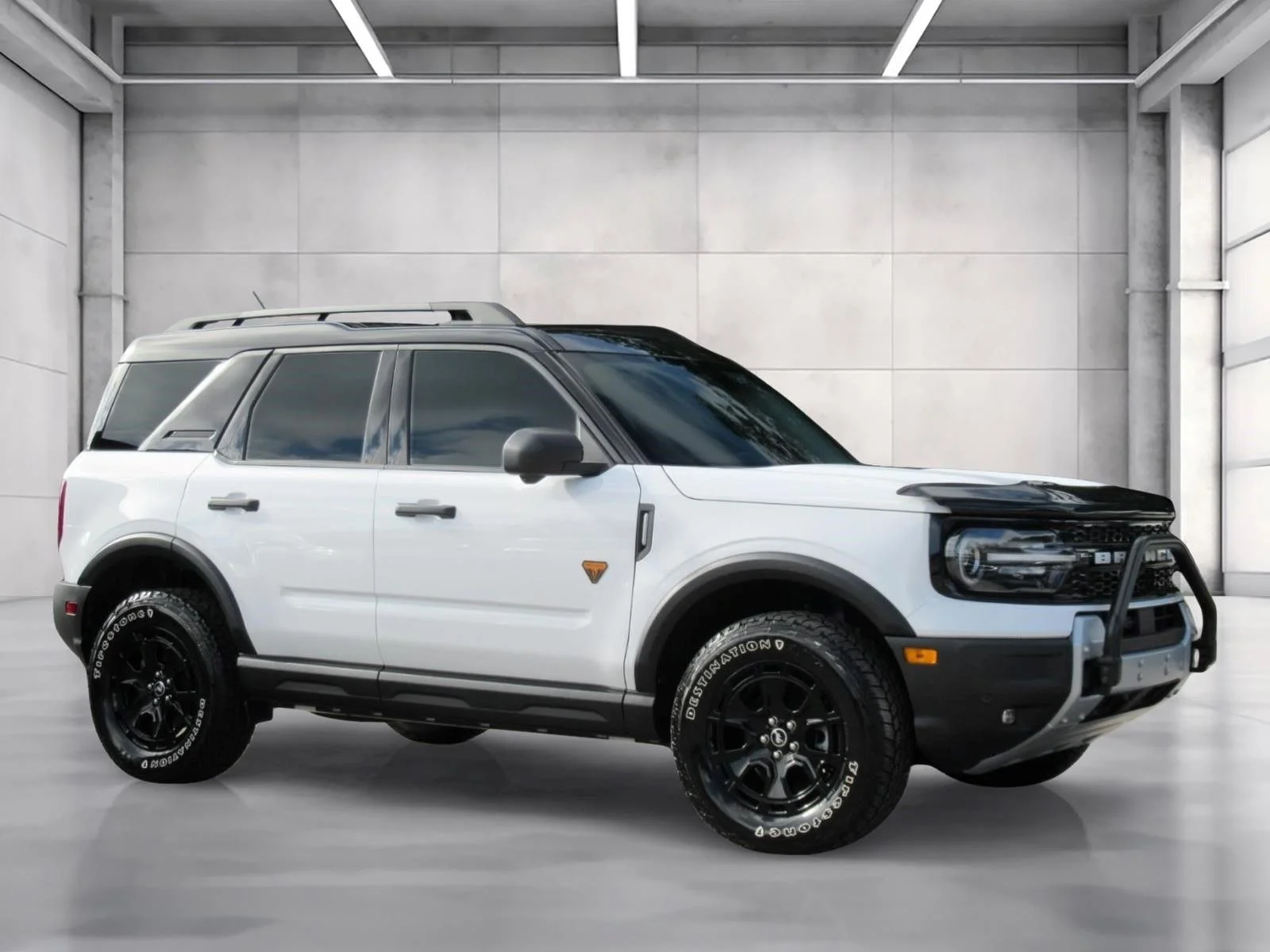 Used 2025 White Ford Badlands image 1