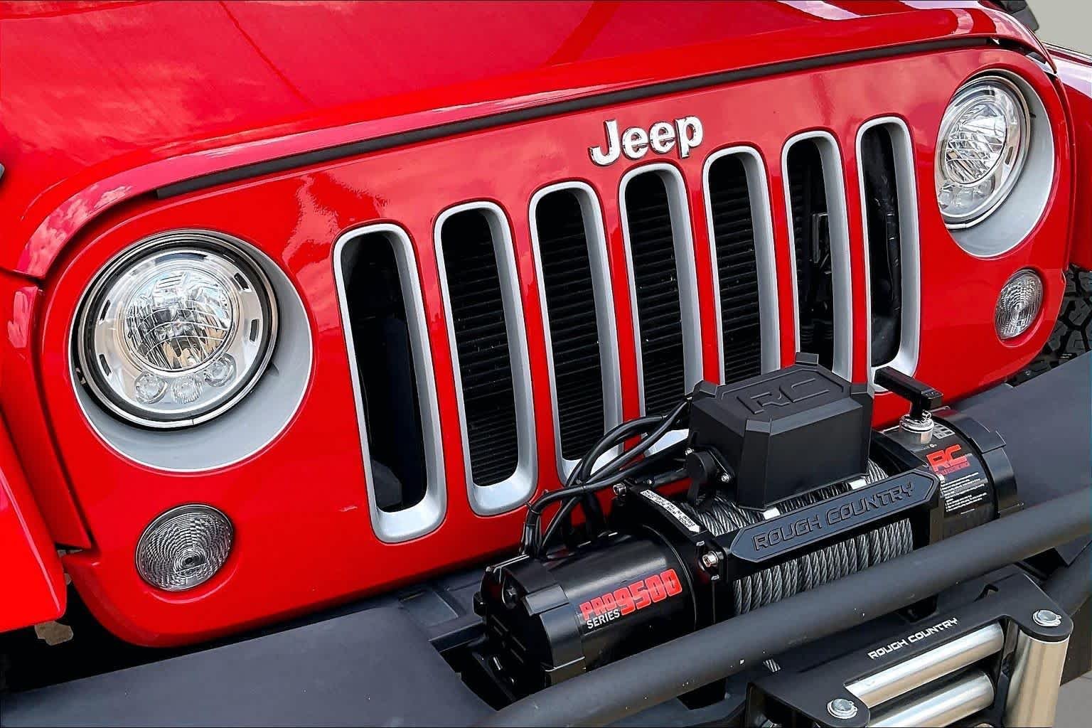 Used 2018 Firecracker Red Clearcoat Jeep Sahara image 27
