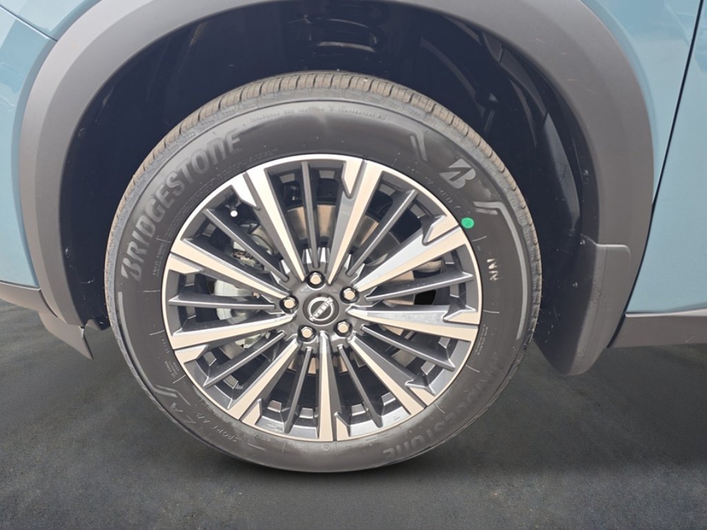 New 2026 Baltic Teal Nissan Platinum image 9