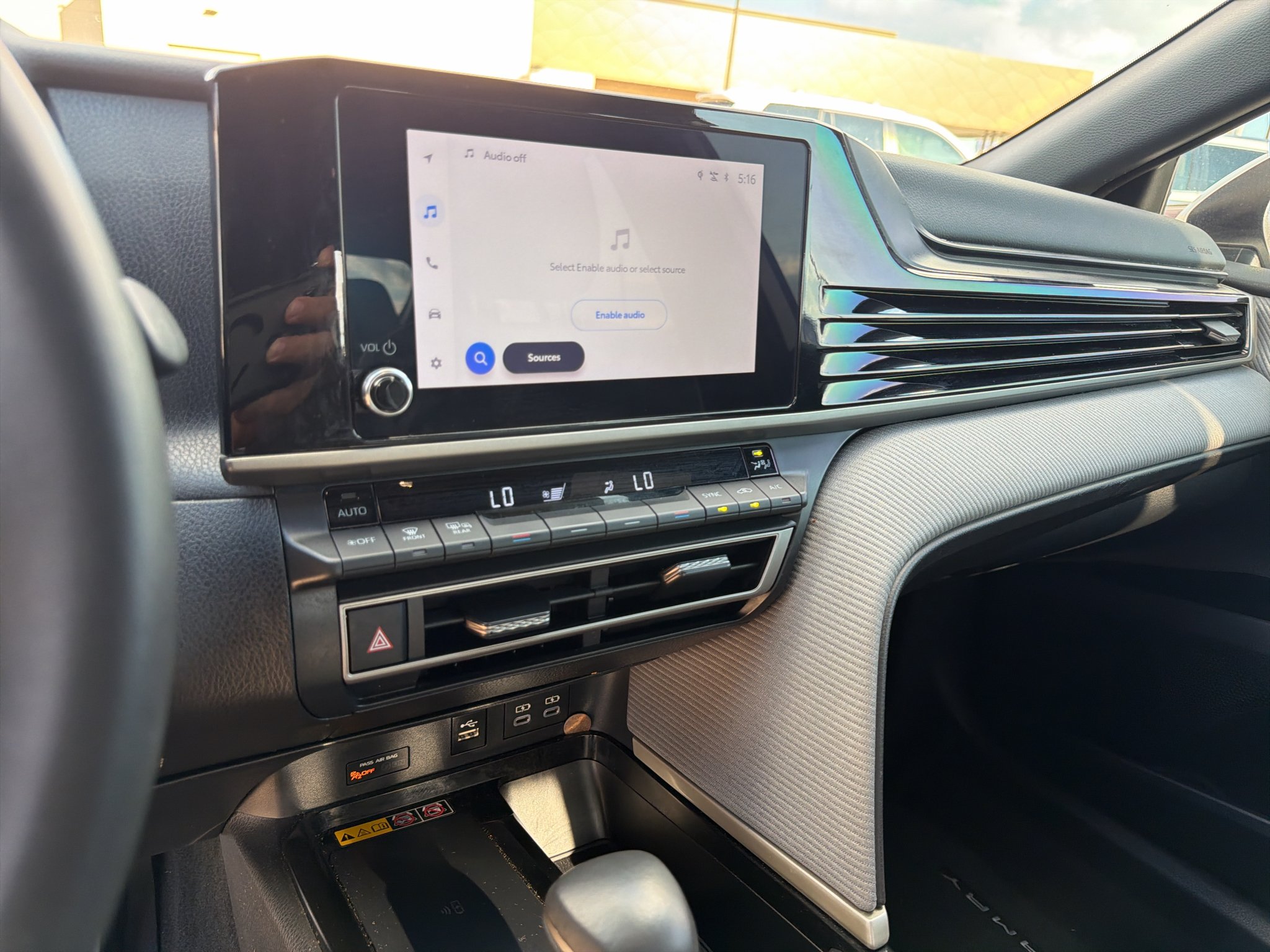 Used 2025 Ice Cap Toyota SE image 17
