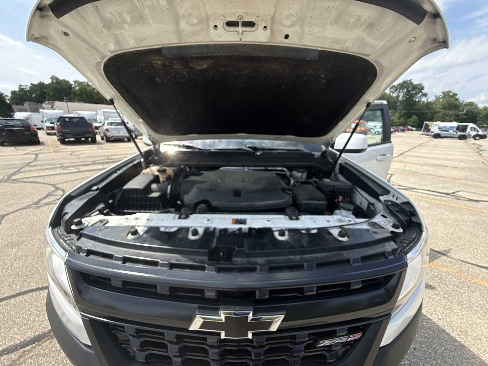 Certified Used 2019 SUMMIT WHITE Chevrolet 4WD ZR2 image 27