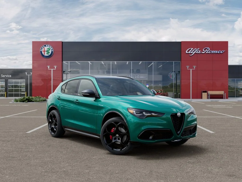 New 2026 Verde (Green) Fangio Metallic Exterior Paint Alfa Romeo Veloce image 5