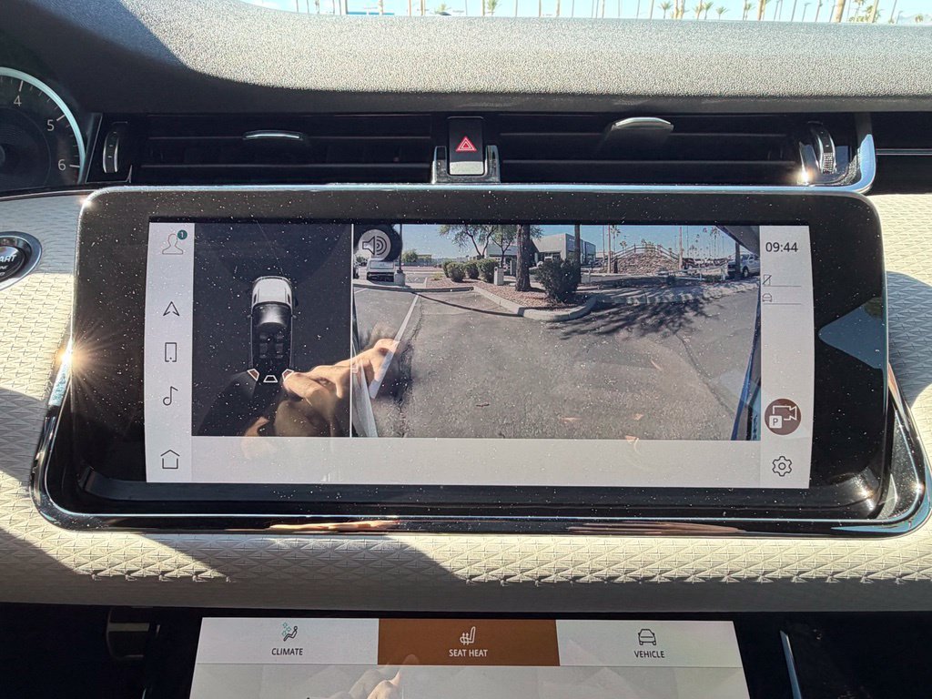 Used 2023 Gray Land Rover Dynamic image 14