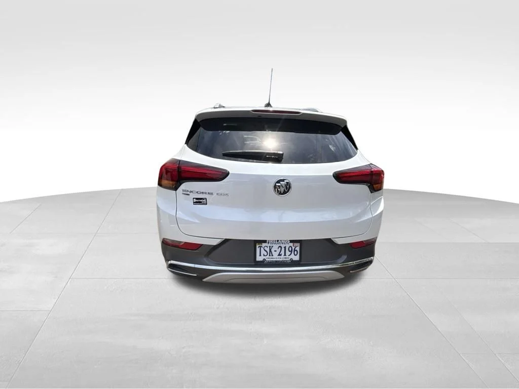 Used 2022 White Buick Essence image 5