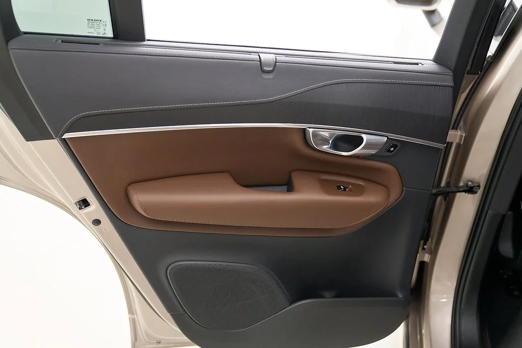 Certified Used 2023 Bright Dusk Volvo Ultimate image 20