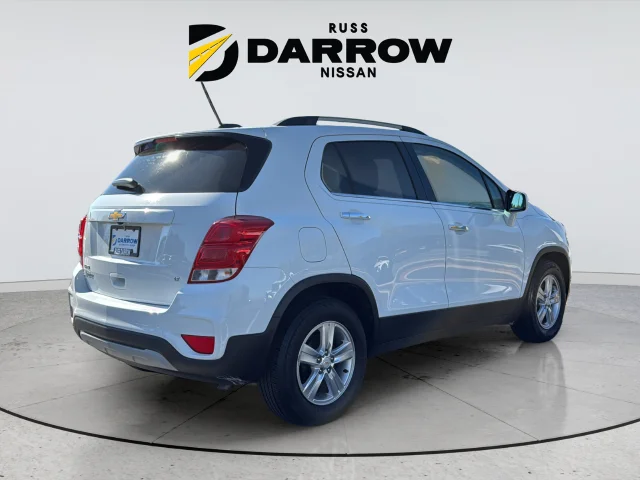 Used 2019 White Chevrolet LT image 5