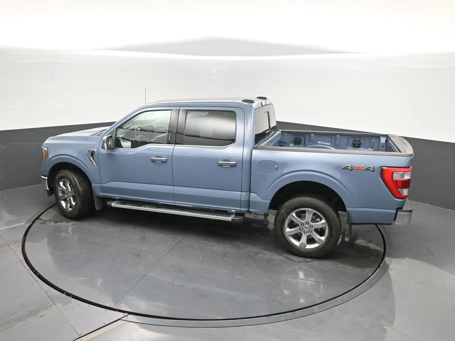 Used 2023 Azure Gray Metallic Tri-Coat Ford LARIAT image 44
