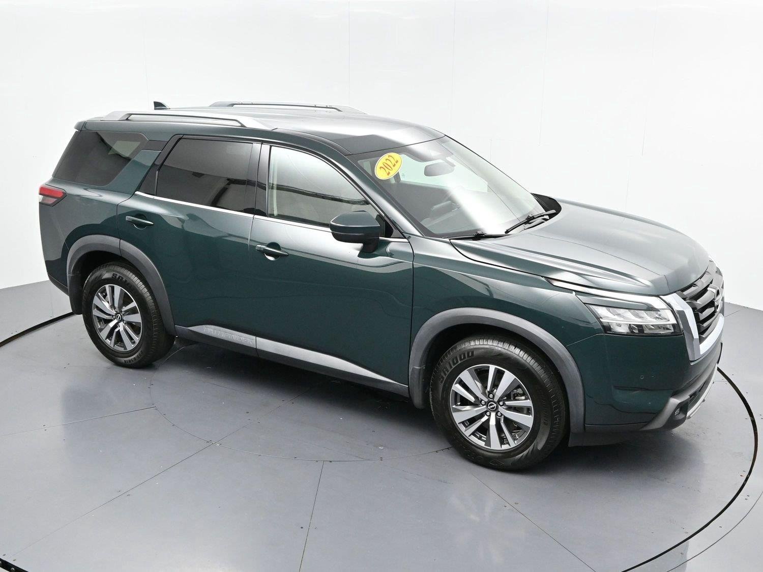 Used 2022 Green Nissan SL image 45