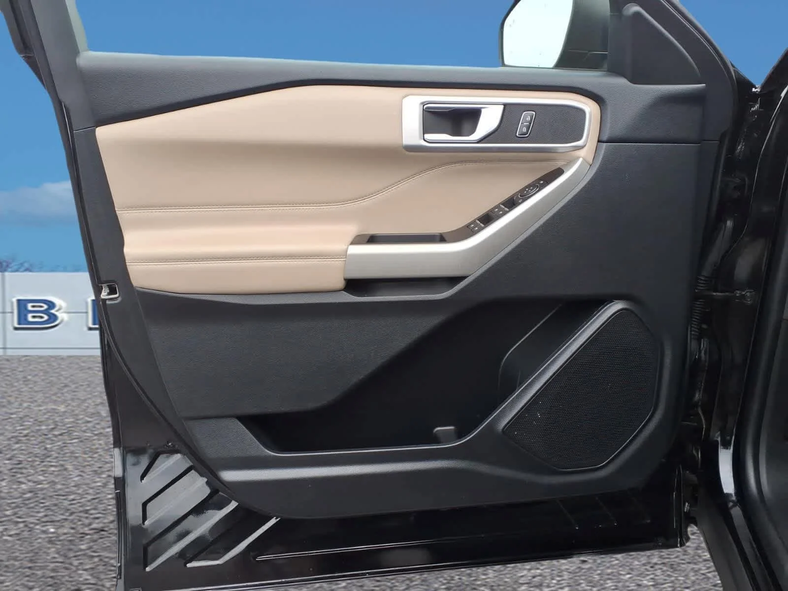 Used 2022 Agate Black Ford XLT image 12