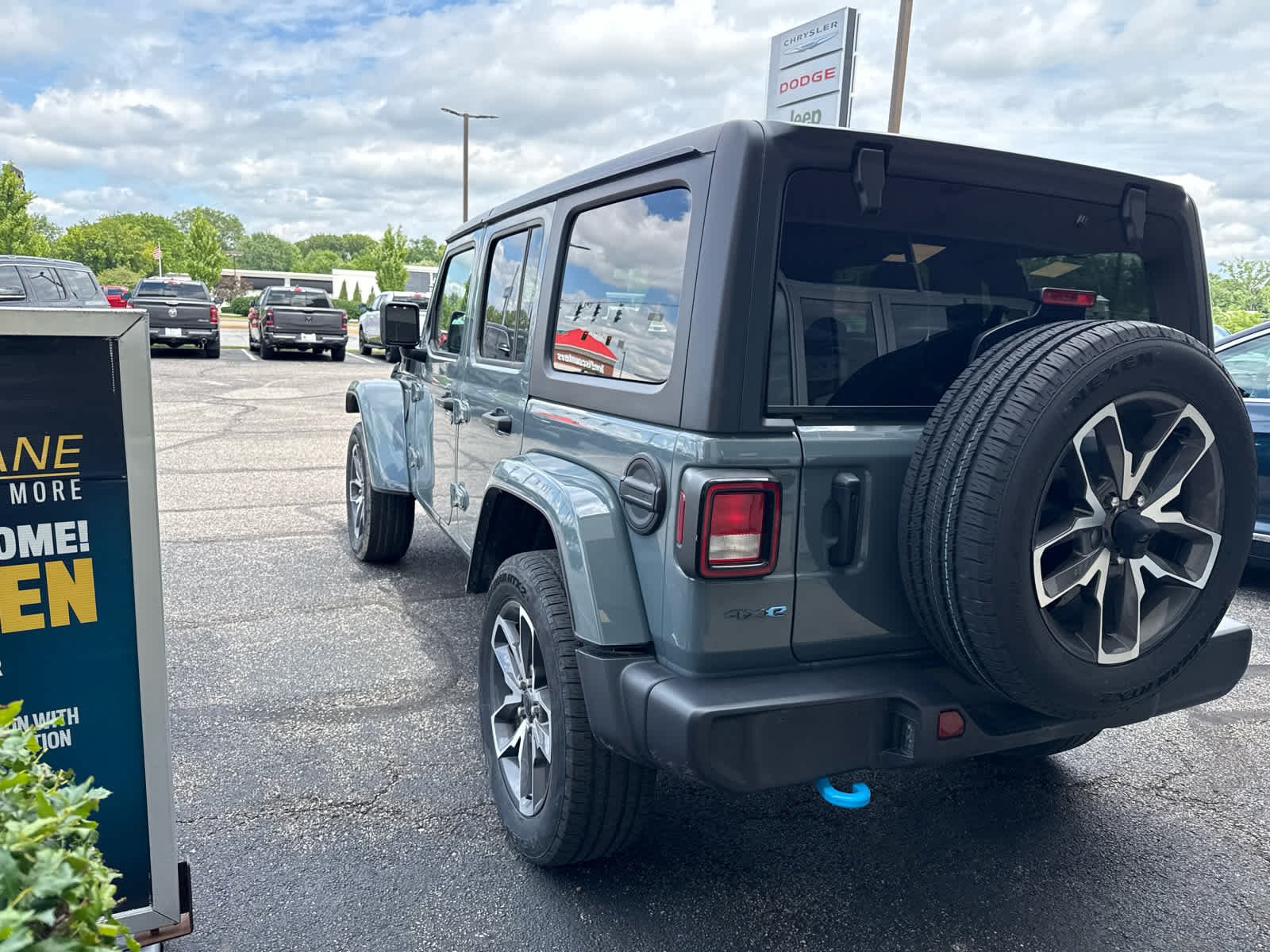 Used 2024 Anvil Clear Coat Jeep Sport S image 7