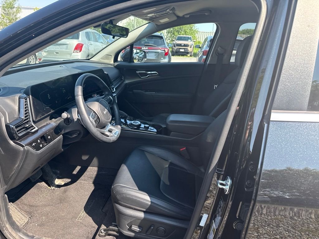 Used 2024 Black Kia EX image 9