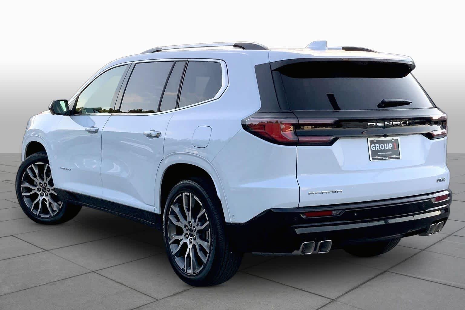 2027 GMC Acadia Denali Ultimate - Photo 11