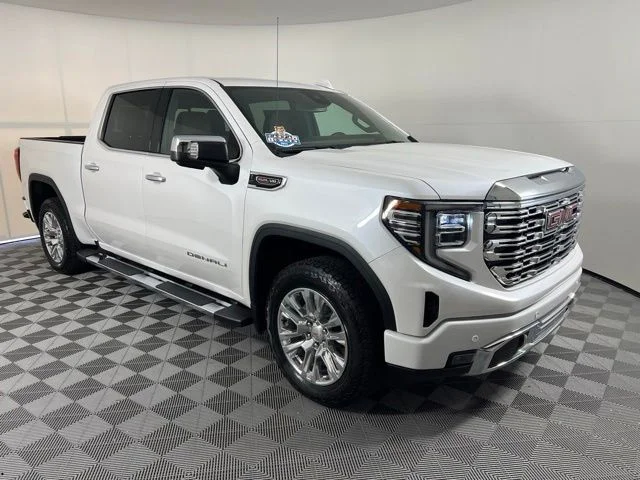 2025 GMC Sierra 4WD Crew Cab Short Box Denali's photo