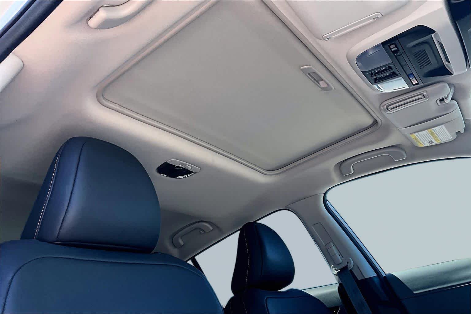 Used 2024 Crystal White Pearl Subaru Limited image 13
