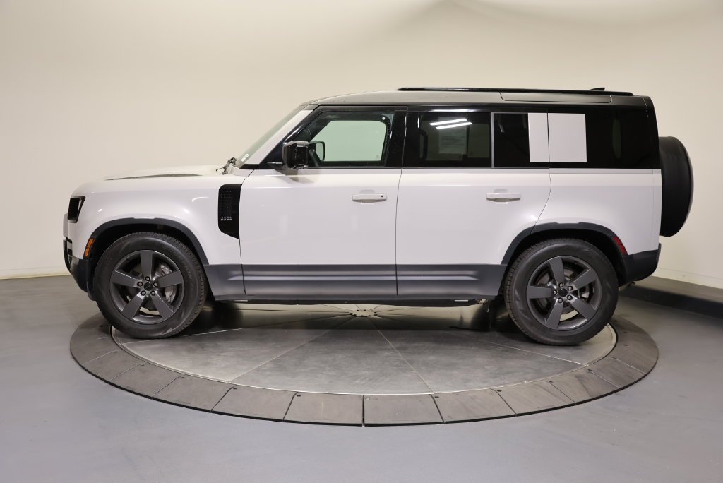 Certified Used 2026 Borasco Grey Metallic Land Rover S image 2