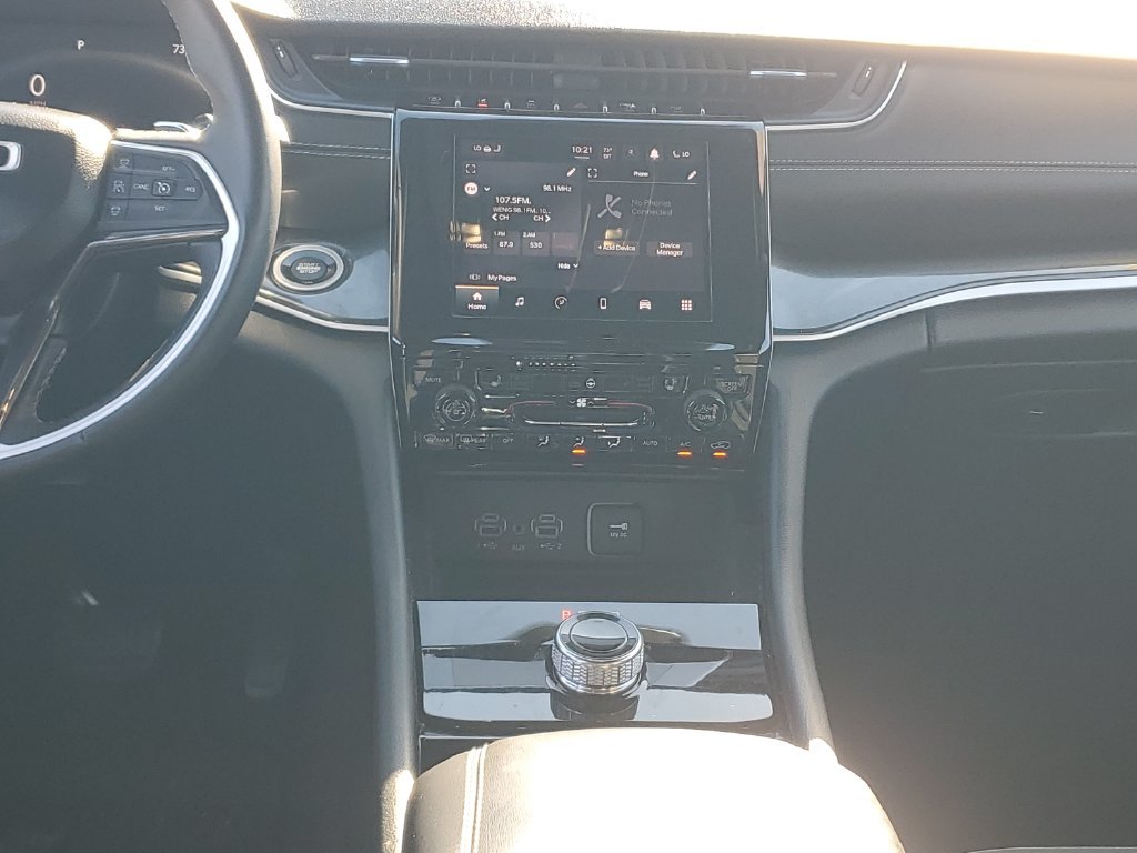 Used 2022 White Jeep Altitude image 15