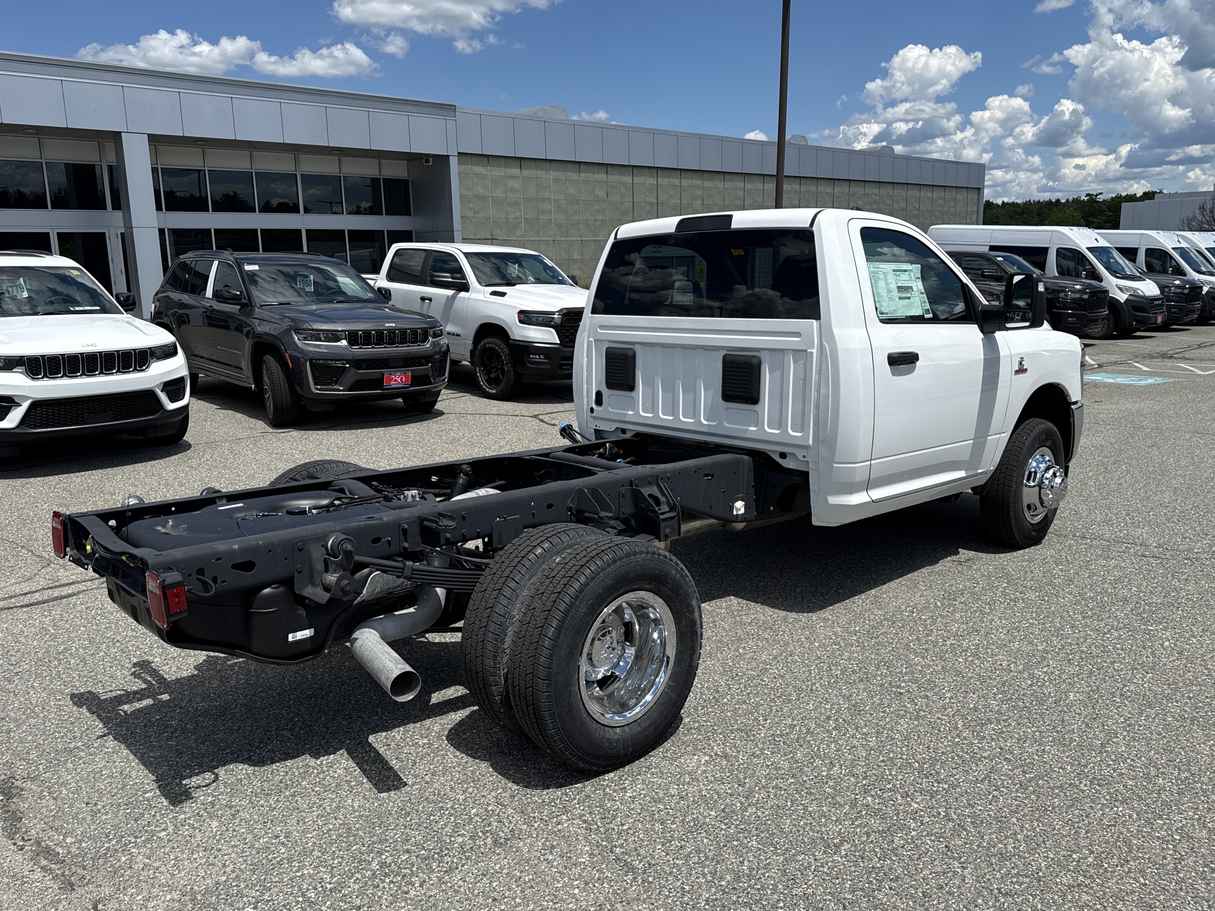 New 2026 Bright White Clearcoat Ram Tradesman image 7
