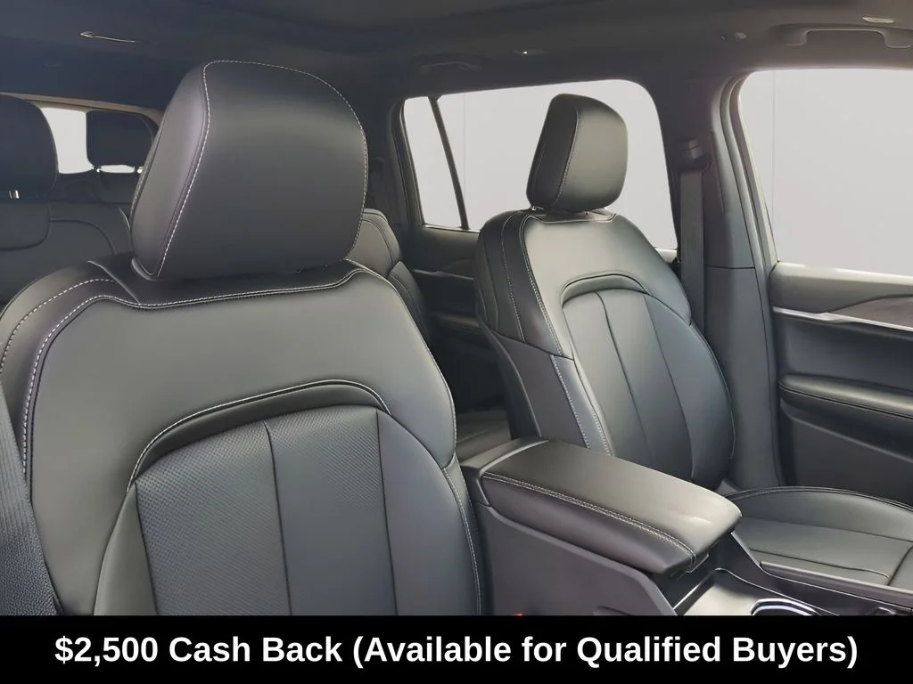 New 2025 Baltic Gray Metallic Clear-Coat Exterior Paint Jeep Limited image 27