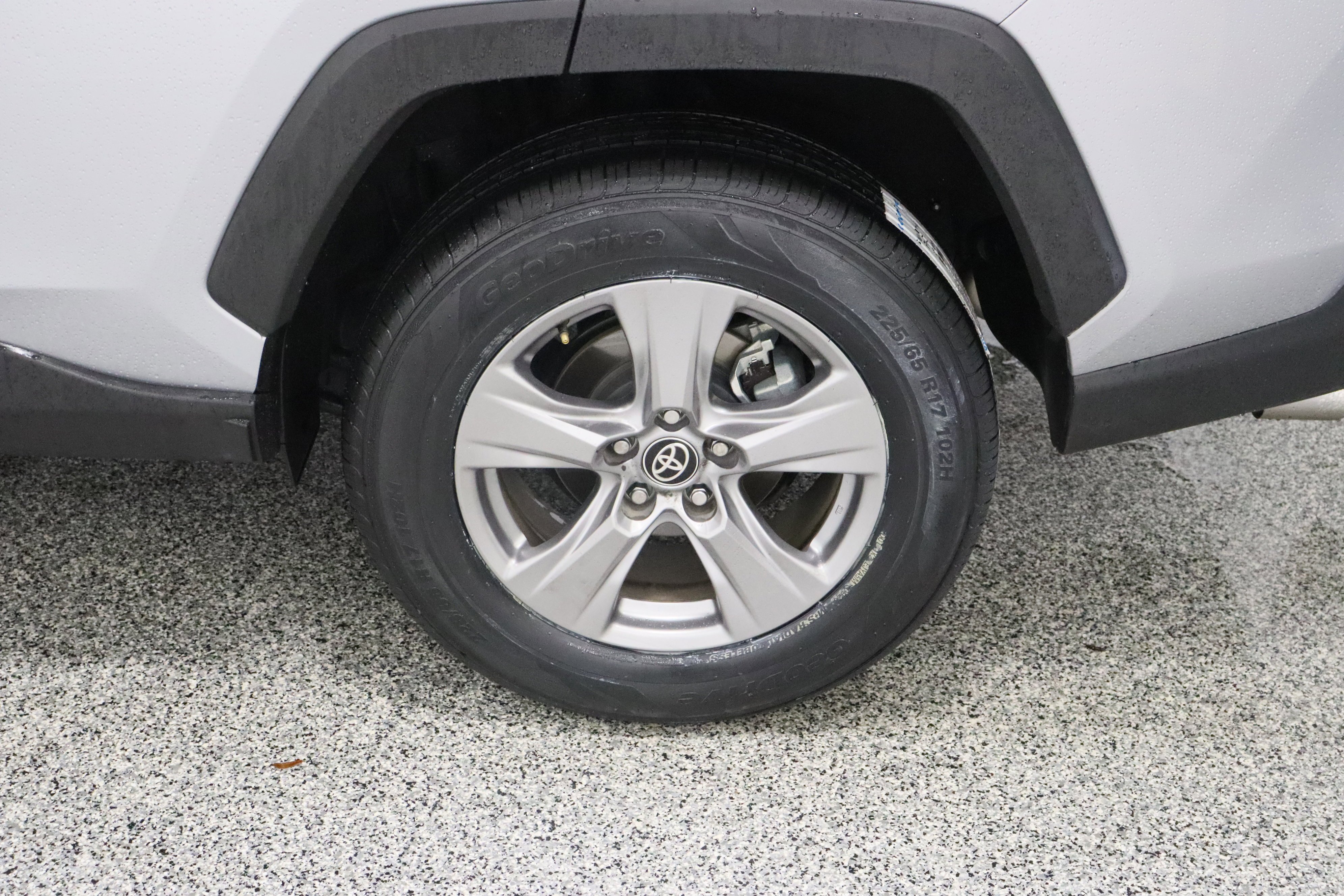 Certified Used 2025 Silver Sky Metallic Toyota XLE 2.5L image 10