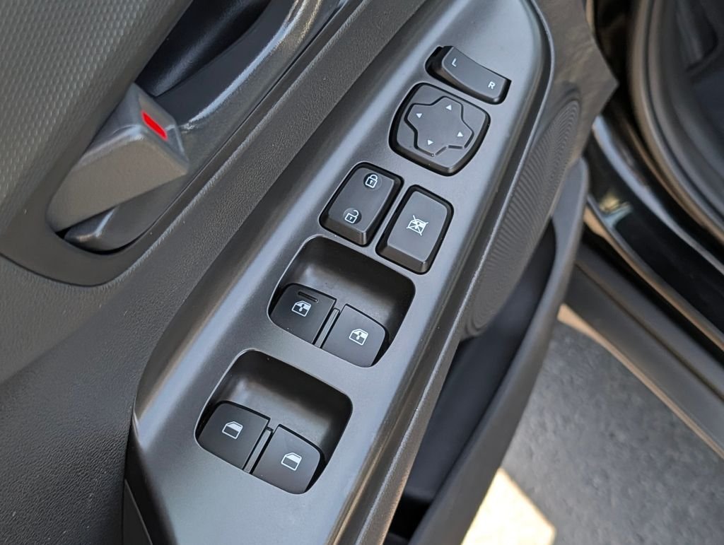 2023 Hyundai Kona SEL - Photo 17
