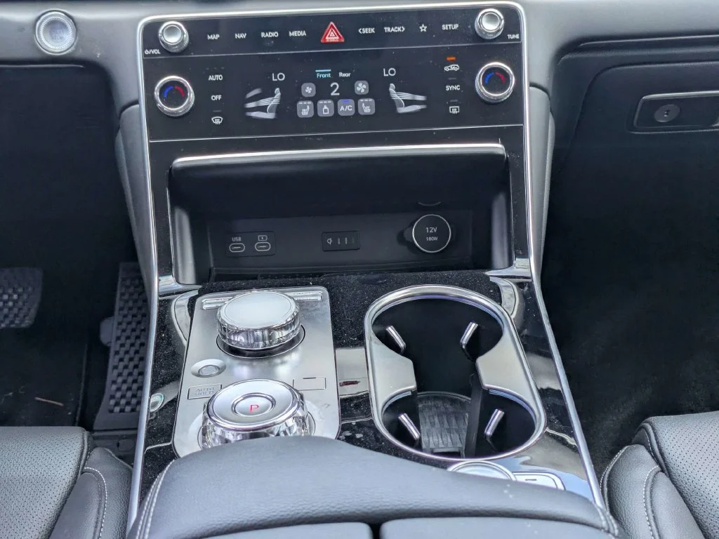 Used 2025 Silver Genesis 2.5T image 21