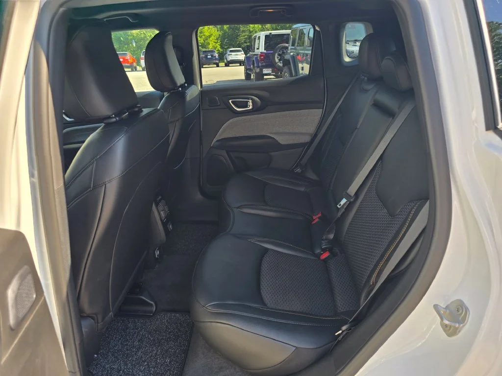 New 2026 White Jeep Latitude image 10