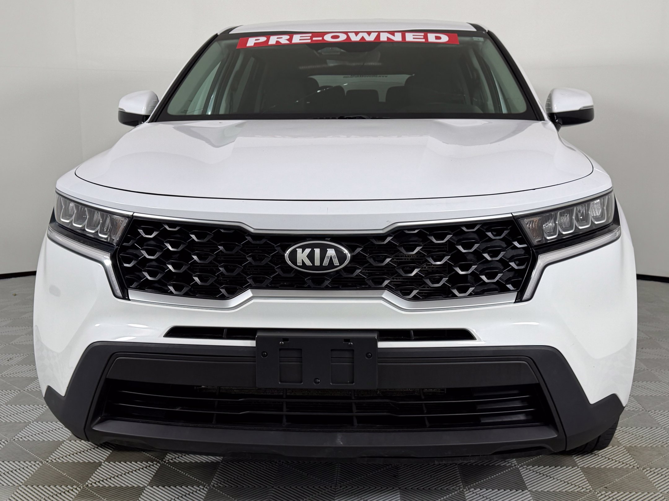 Used 2021 Glacial White Pearl Kia LX image 2