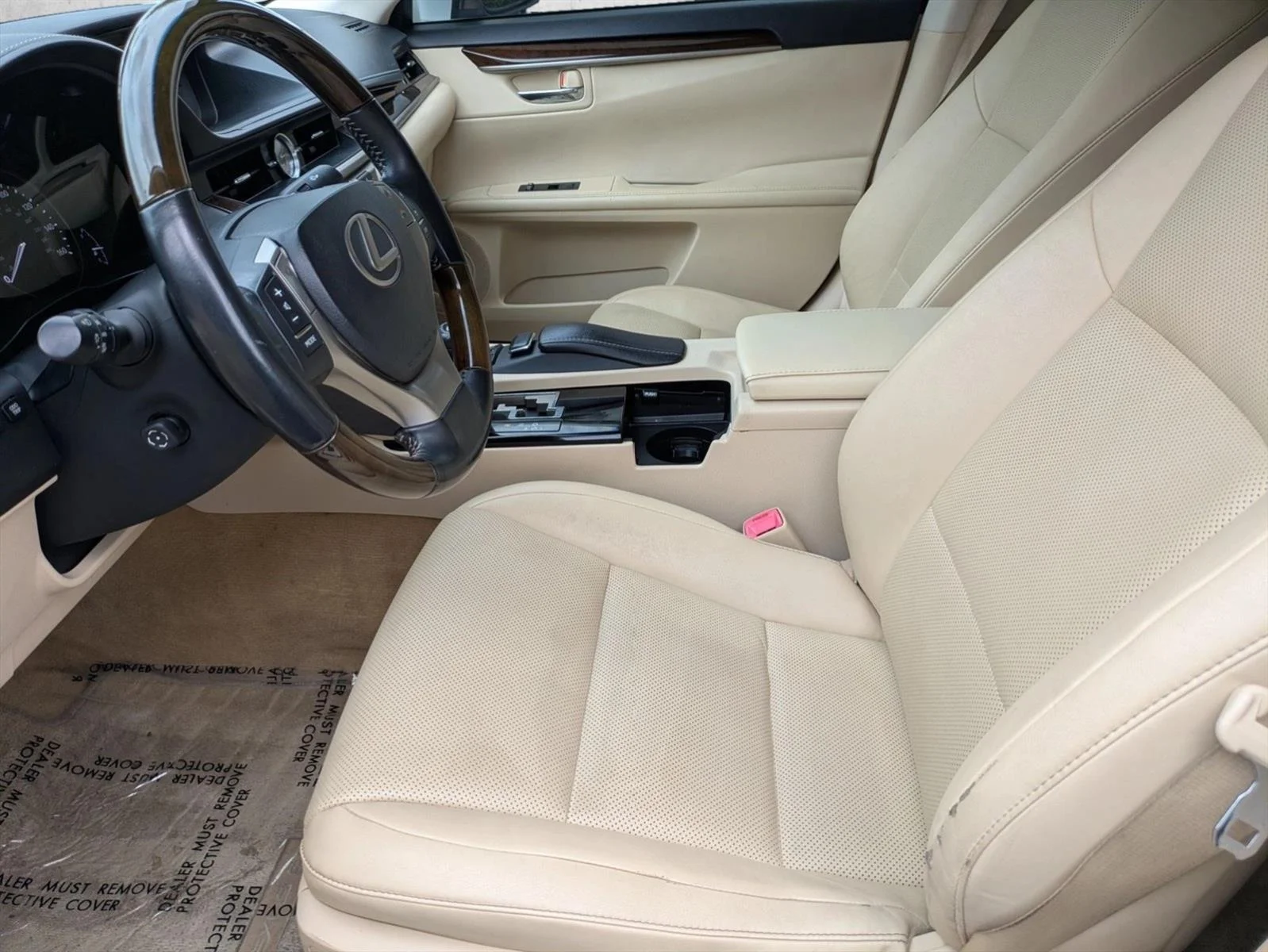 Used 2014 Starfire Pearl Lexus  image 15