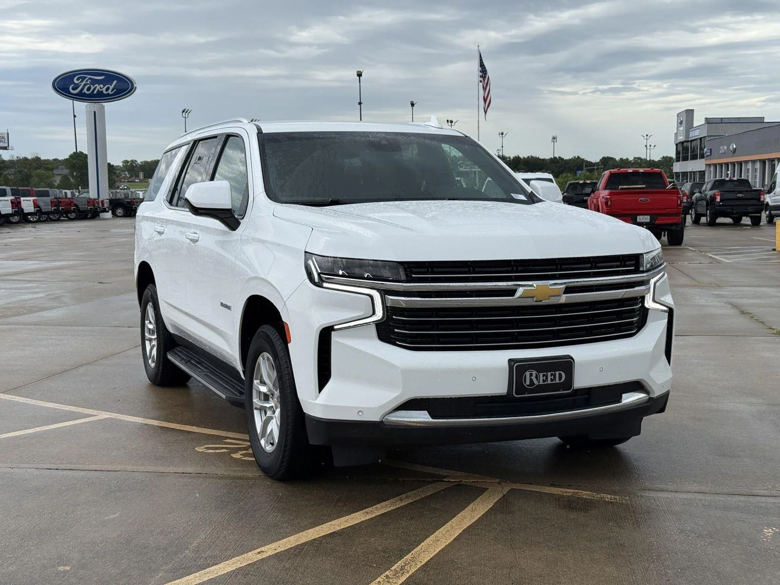 Used 2024 Chevrolet Tahoe LT with VIN 1GNSKNKDXRR273852 for sale in Kansas City